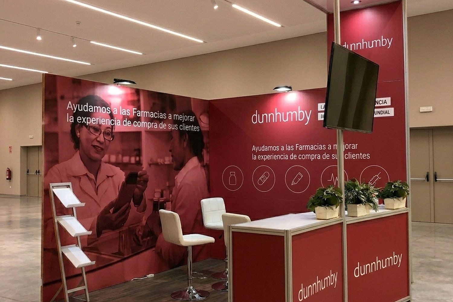 Stand Conceito com painéis temáticos, balcão e comunicação visual